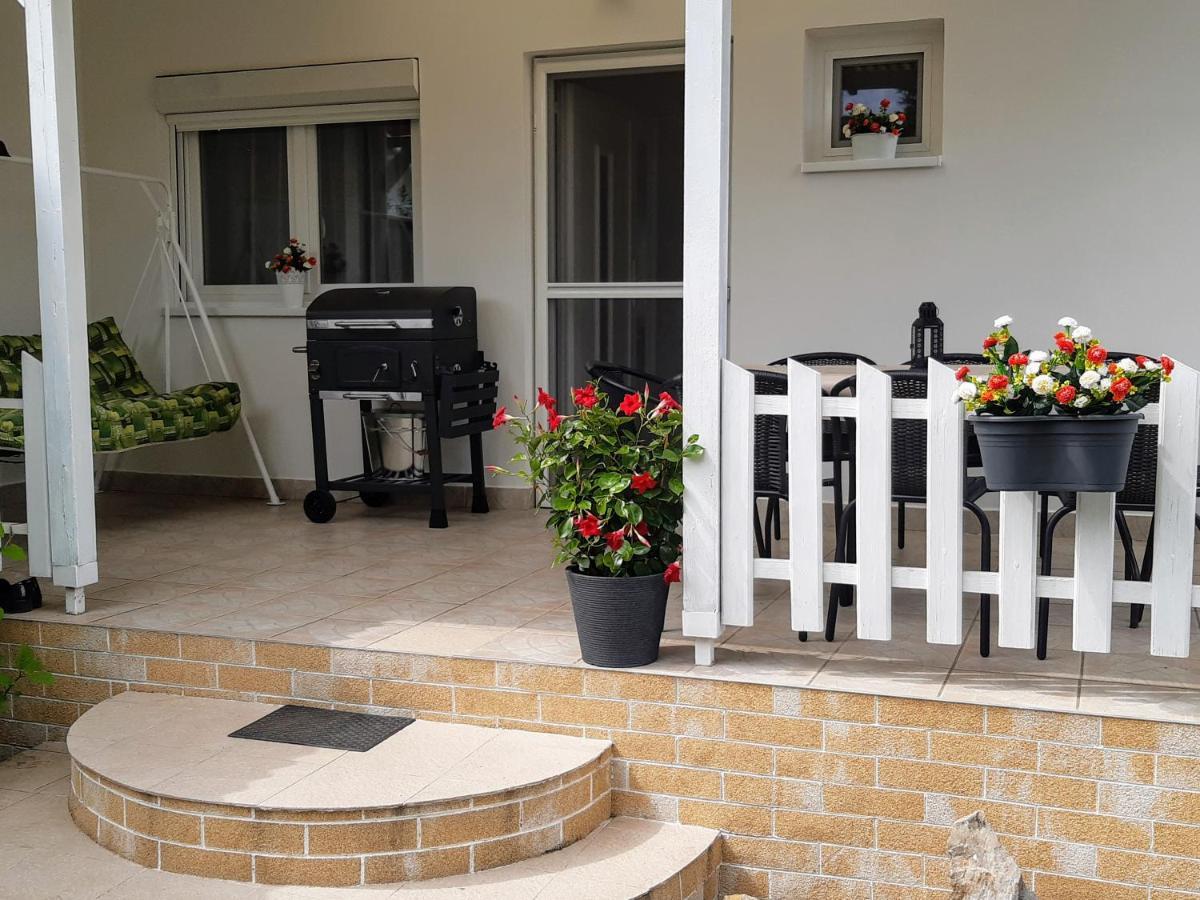 Holiday Home Balatonszarszo Exterior photo