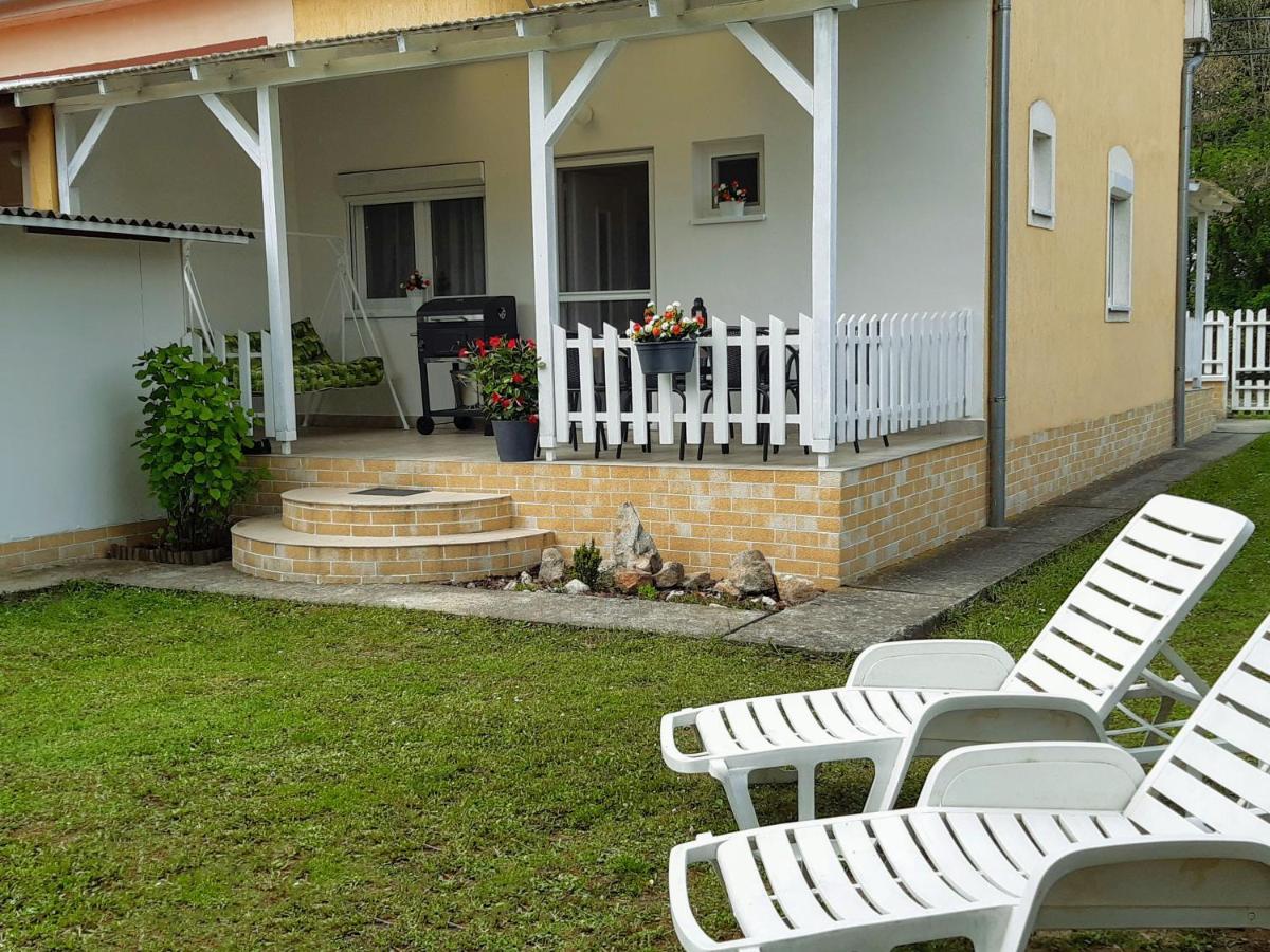Holiday Home Balatonszarszo Exterior photo